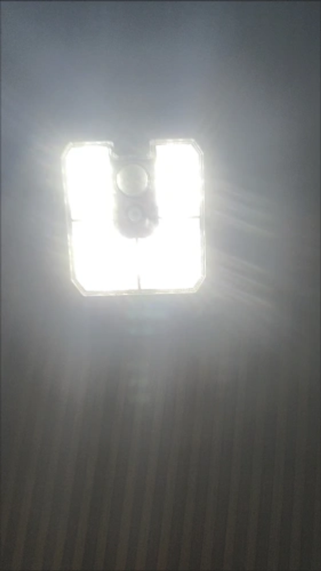 💥HOT SALE - Solar Clip-on Light - Easy Clip Anywhere, No Wiring